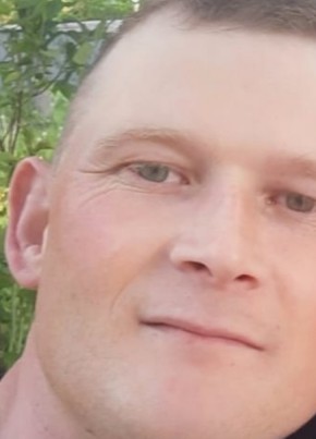 Денис из Калуги 44 года