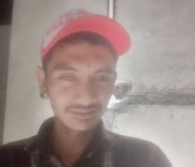 Muh Fadil, 31, Makassar