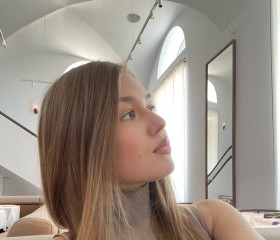 Maria, 23, Paris