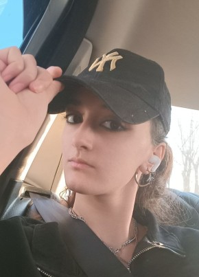 Даша из Луганска 18 лет