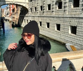 Julia, 42, Budapest