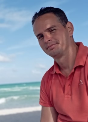 Alejandro Peña T, 34, República de Cuba, Alamar