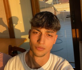 Yusuf, 19 лет, İstanbul