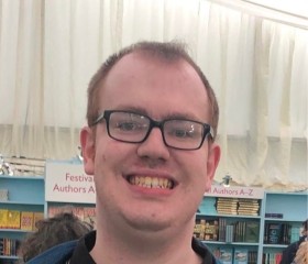 Zach, 31, Northampton