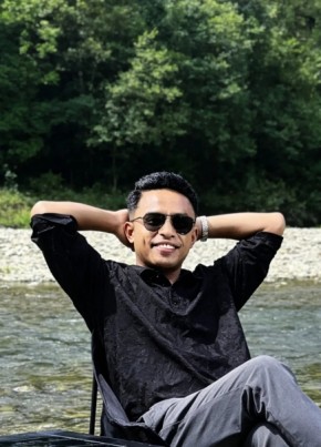 Junior из Kota Kupang 33 года