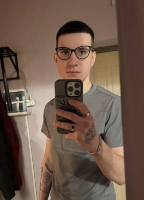 Кирилл из Шигоны 19 лет