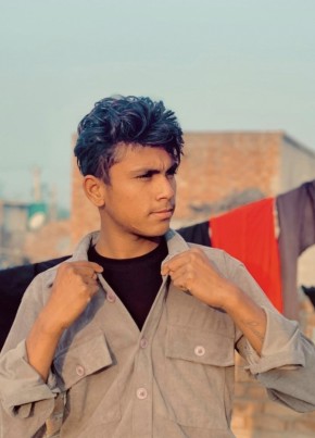 Laddi, 18, India, Delhi