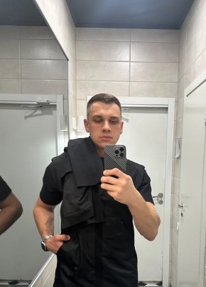 Александр из Ноябрьска 32 года
