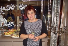 Larisa, 60 - Just Me
