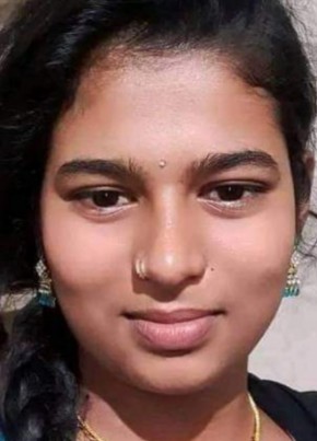 Riya Raj, 19, India, New Delhi