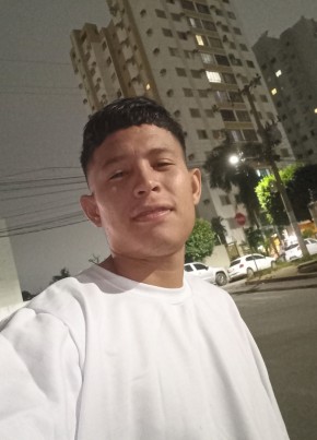 Alex из Cuiabá 21 год