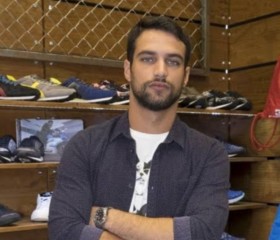 Leoni, 33, Barcelona