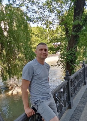 Виктор, 42, Россия, Родниковое