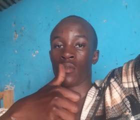Phrank, 18, Kigali