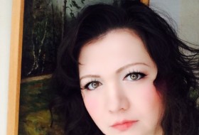 Larisa, 45 - Just Me