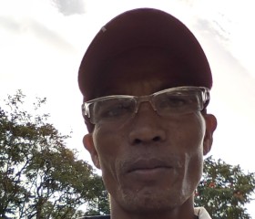 James, 20, Victorias