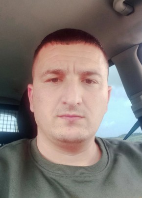 Shkëlzen, 33, Albania, Vlore