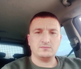 Shkëlzen, 33, Vlore