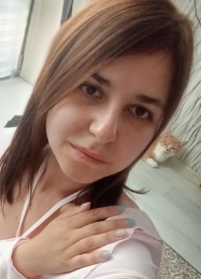 Анна из Владивостока 27 лет