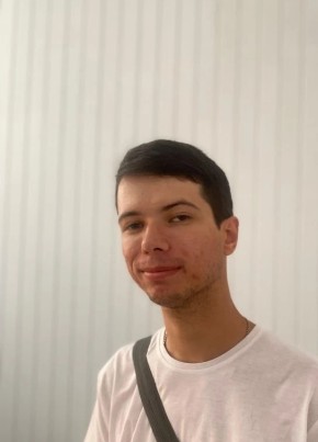 Александр из Аксая 24 года