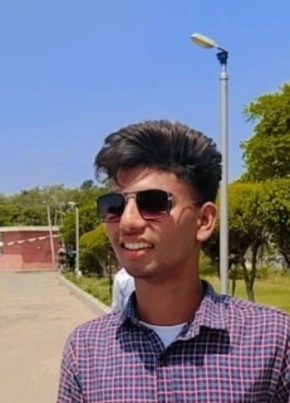 Bad boy, 19, India, Khanna