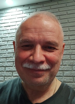 Андрей из Москвы 63 года