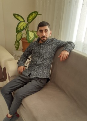 Salih, 31, Türkiye Cumhuriyeti, İstanbul