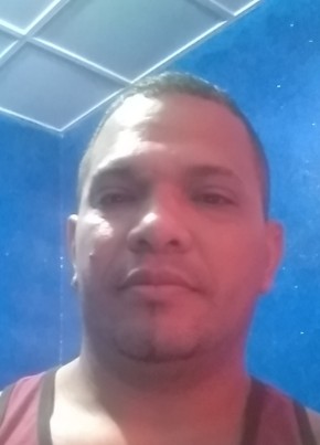 Jhon Gutiérrez, 43, República de Colombia, Santafe de Bogotá