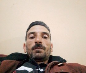 صقر, 40, Faraskur