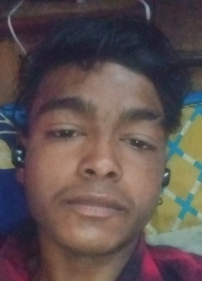 Mukul, 20, India, Jhālu