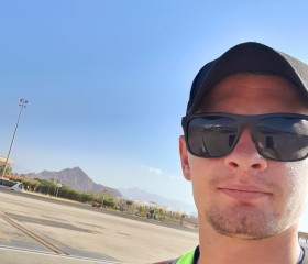 Ivan Nenashev, 28, Moscow