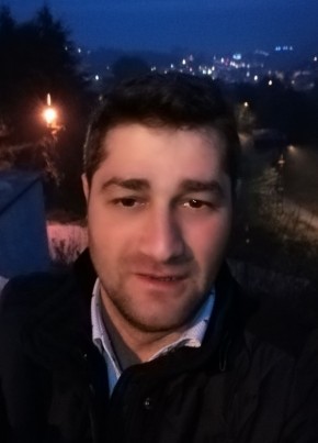 Kereme , 38, Türkiye Cumhuriyeti, İstanbul