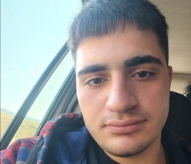 Vahe, 20, Gyumri