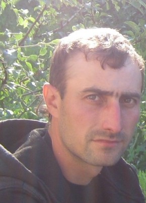 Роман, 38, Україна, Лутугине