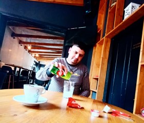 Andrei, 29, Targu Jiu