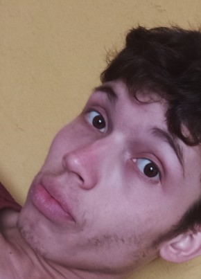 Daniel из São José dos Pinhais 22 года