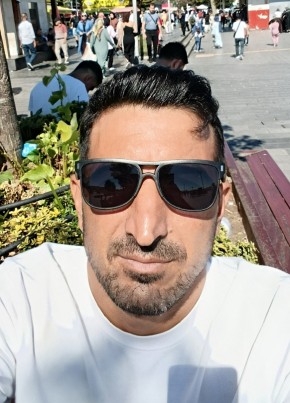 Şervan из İstanbul 38 лет