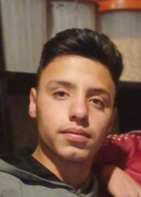 هادي فواز, 18, Lebanon, Beirut