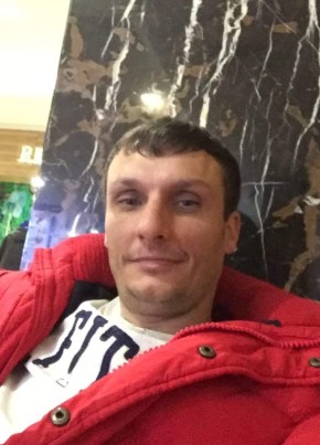 Максим из Москвы 44 года