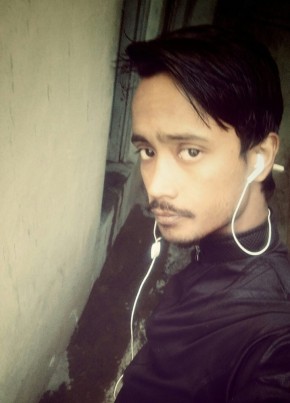 Suraj Singh, 27, India, Mau (State of Uttar Pradesh)