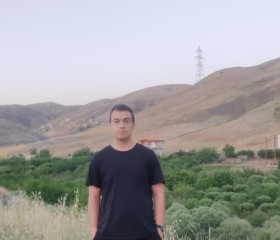Rashed, 33, Sanandaj