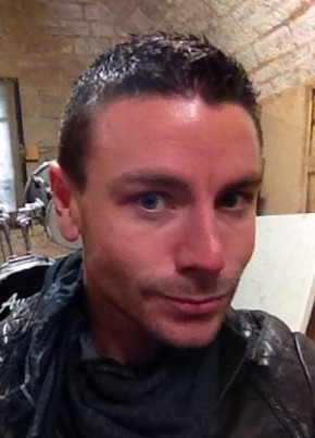 Tom, 38, République Française, Besançon
