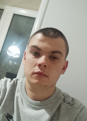 Данил из Челябинска 20 лет