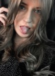 Yuliya, 30, Saint Petersburg