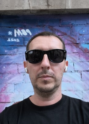 Andrey из Distrito de Sant Martí 42 года