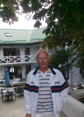 Влад, 63, Россия, Симферополь