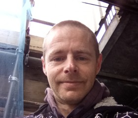 Christoff, 37, Maesteg