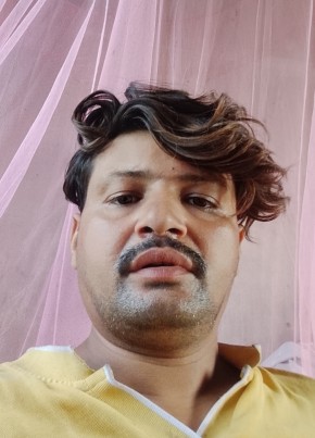 Govinda Dhakal из Bharatpur 18 лет