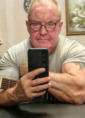 Михаил из Вышнего Волочека 45 лет