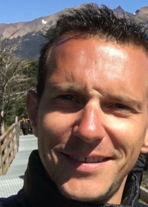 Simon, 39, République Française, Colombes